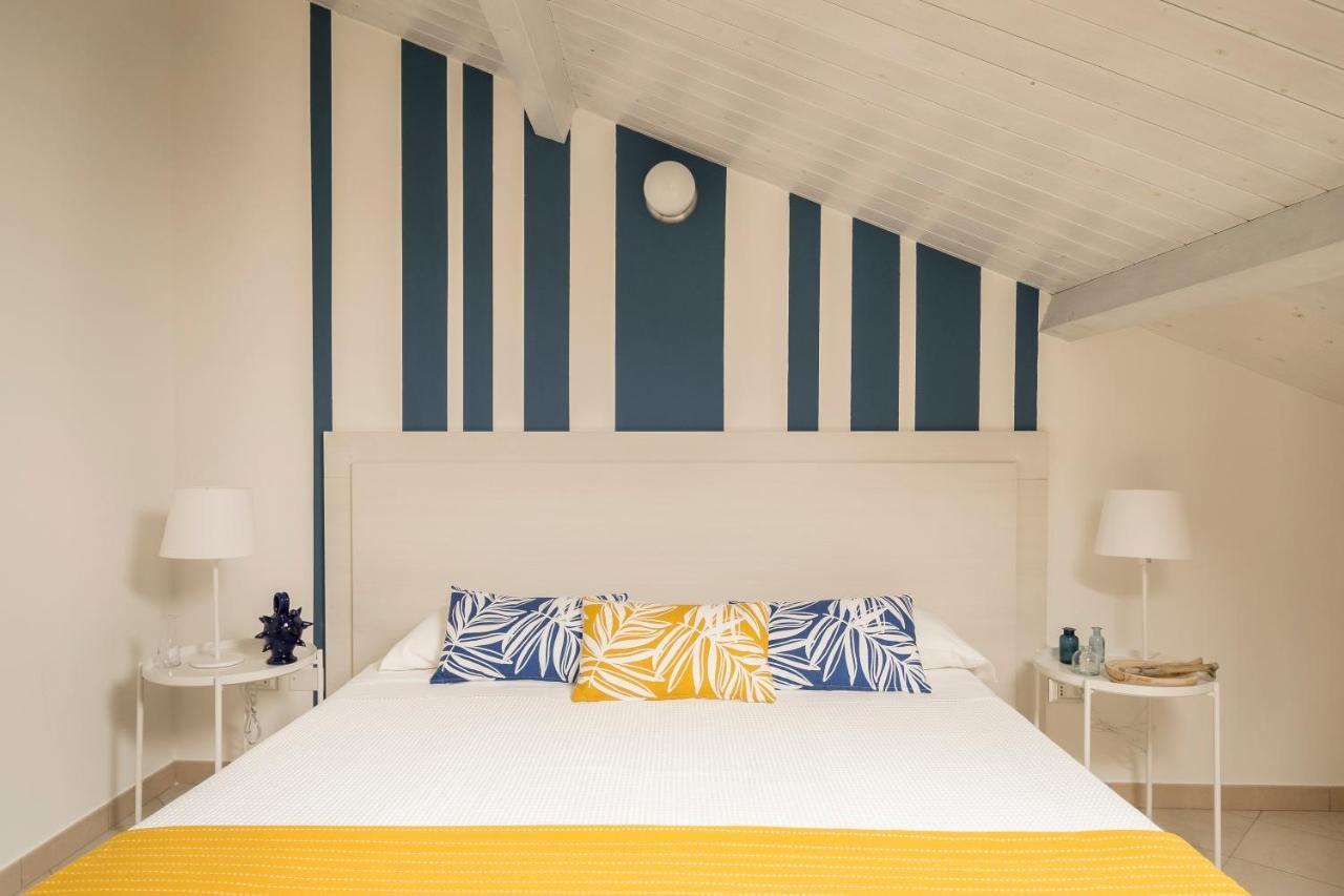 Civico 64 Bed & Breakfast In Mansarda Palmi Exterior foto